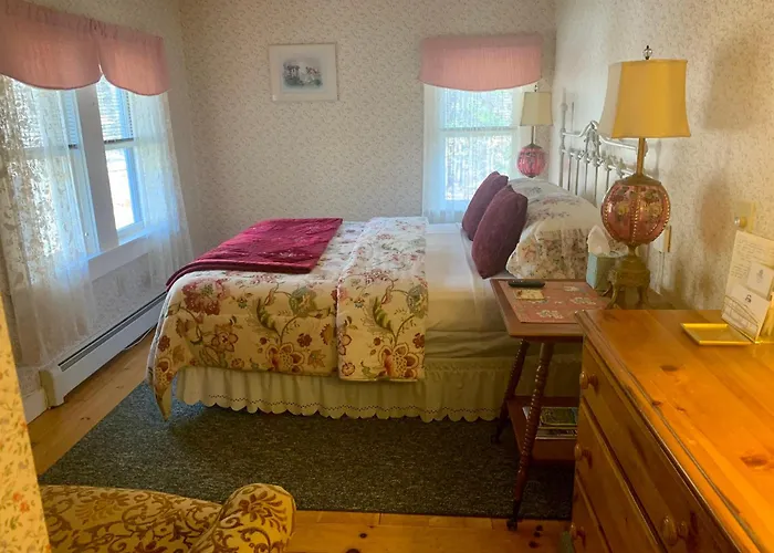 Buttonwood Inn On Mount Surprise