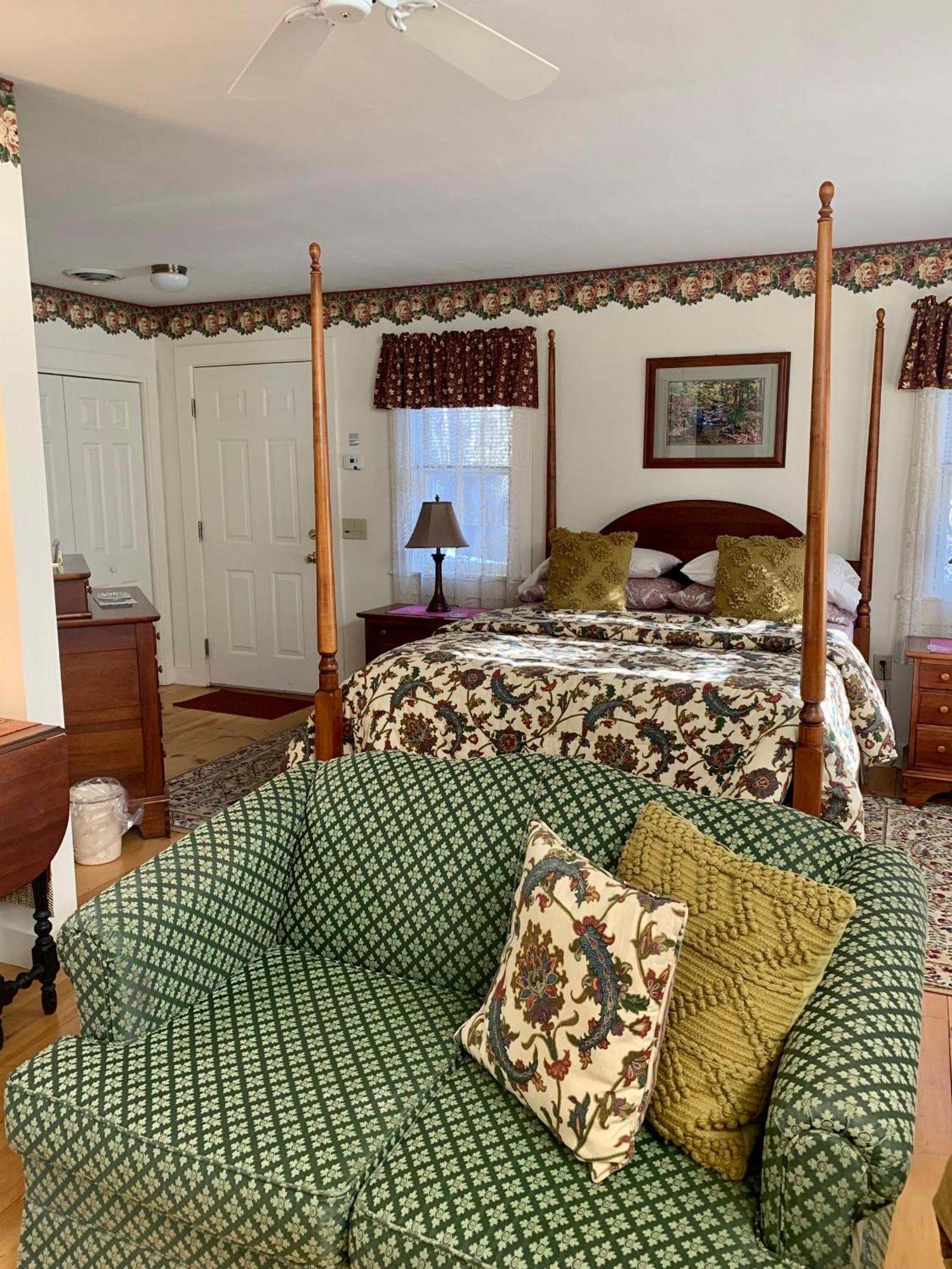 Buttonwood On Mount Surprise Bed & Breakfast 4*